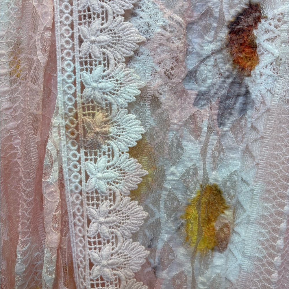 Floral Lace Trim Sleeveless Top - Picture 2 of 4